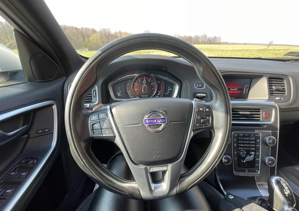 Volvo S60 cena 73500 przebieg: 132000, rok produkcji 2018 z Rzeszów małe 172